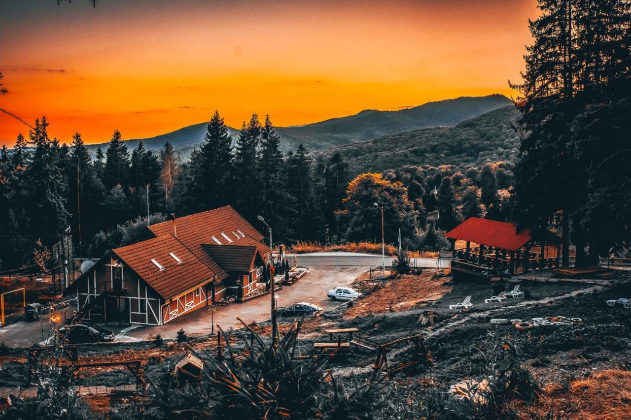 Complex Hotelier Cota O Mie Sinaia Eksteriør billede