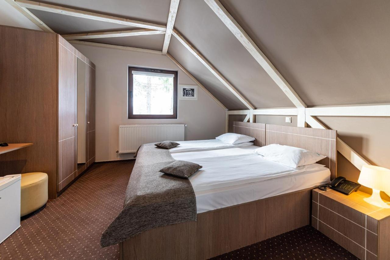 Complex Hotelier Cota O Mie Sinaia Eksteriør billede