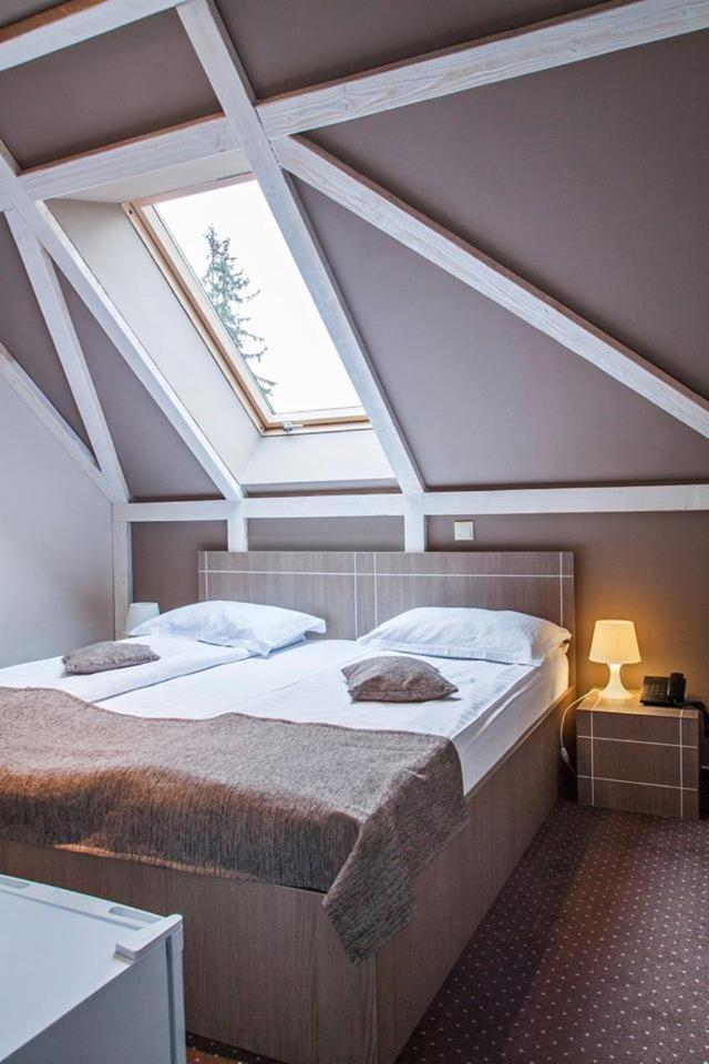 Complex Hotelier Cota O Mie Sinaia Eksteriør billede